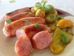 Salchicha toscana fría asada con patatas