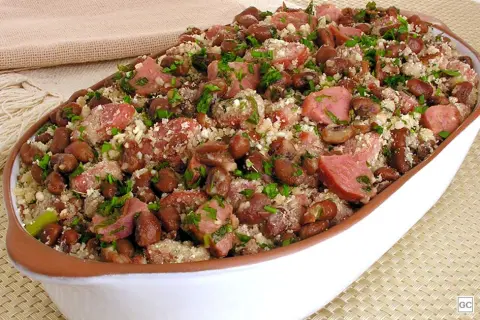 Bean Farofinha with Chilli Pepper Sausage