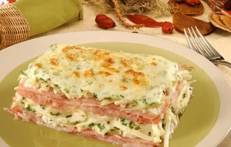 Ham Lasagna and White Sauce