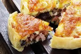 Chilled sausage pie with cheddar