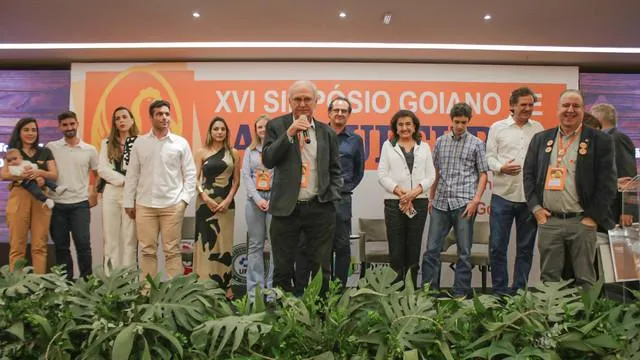 Grupo Tomazini é Homenageado no XVI Simpósio Goiano de Avicultura