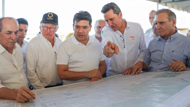 Gobernador de Piauí Visita las Obras del Nuevo Complejo Industrial de Friato en Uruçuí